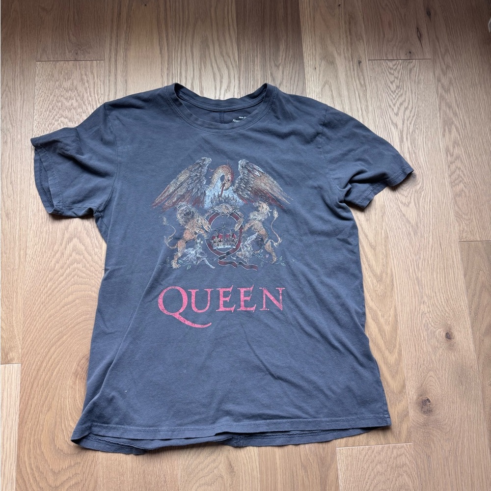 Abercrombie & Fitch Queen Graphic T-Shirt - Dark Gray